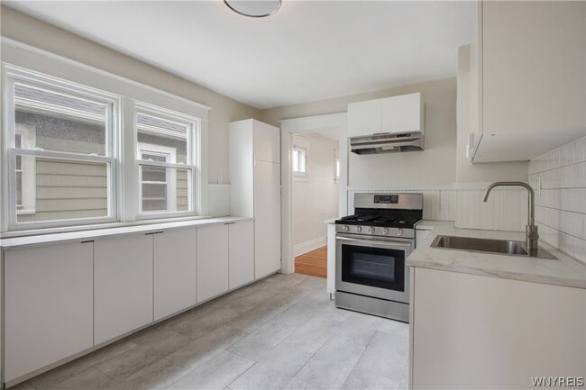 Photo - 509 Hinman Ave