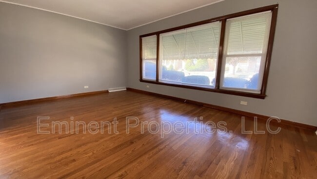 Photo - 9225 S Euclid Ave