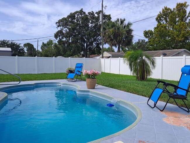 3 BEDROOM POOL HOME OASIS IN FLORIDA SHORES EDGEWATER - 3 BEDROOM POOL HOME OASIS IN FLORIDA SHORES EDGEWATER