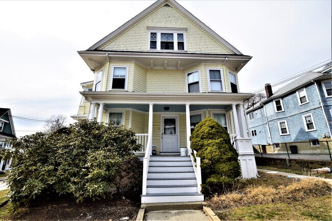32 Bigelow St