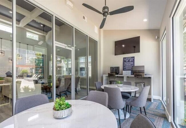 Building Photo - 1 bedroom in Houston TX 77077 Unit 1292 Rental