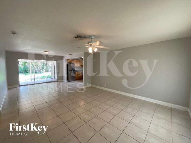 Photo - 506 58th St
