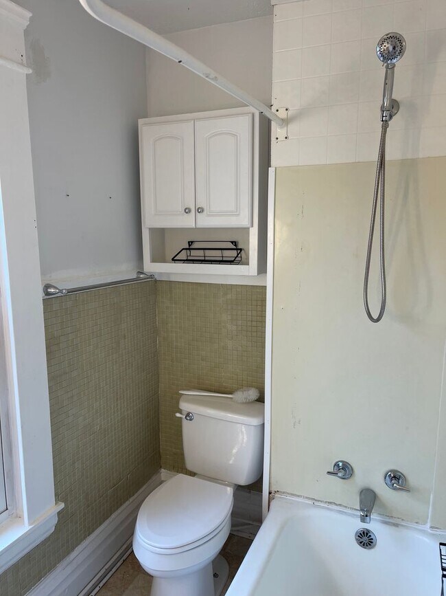 Spacious Beauty Rental For Rent in Parkersburg, WV