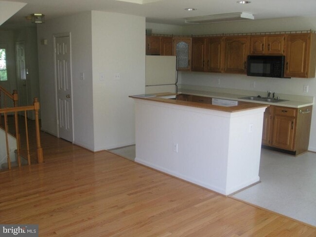 Building Photo - 4804 Sweetbirch Dr Rental