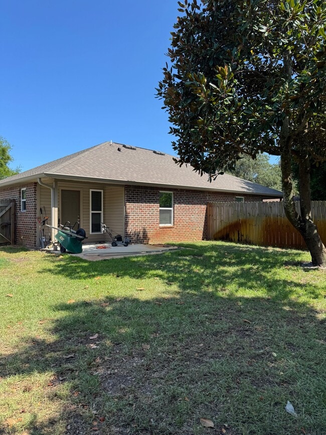 Photo - 3393 Green Briar Cir