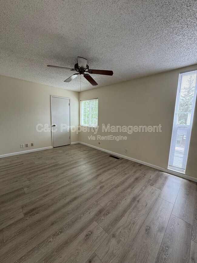 Photo - 1221 Pine Creek Wy Unit Apt G