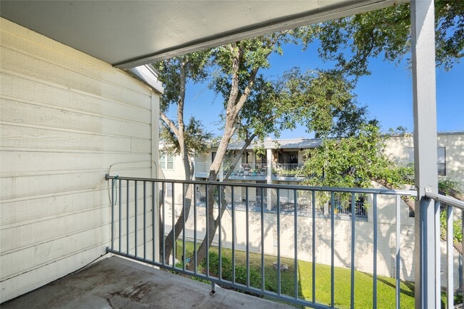 Photo - 4001 E NASA Pkwy Unidad 213