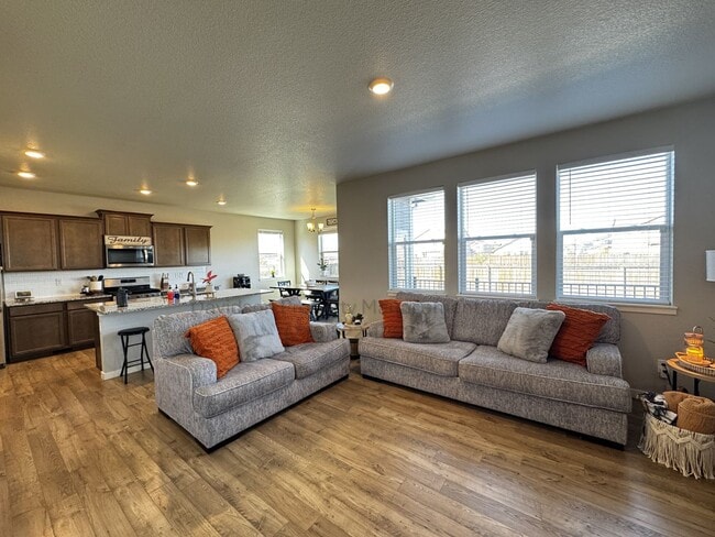 Photo - Stunning 4 Bedroom House in Lorson Ranch