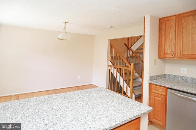 Photo - 329 Gundry Dr