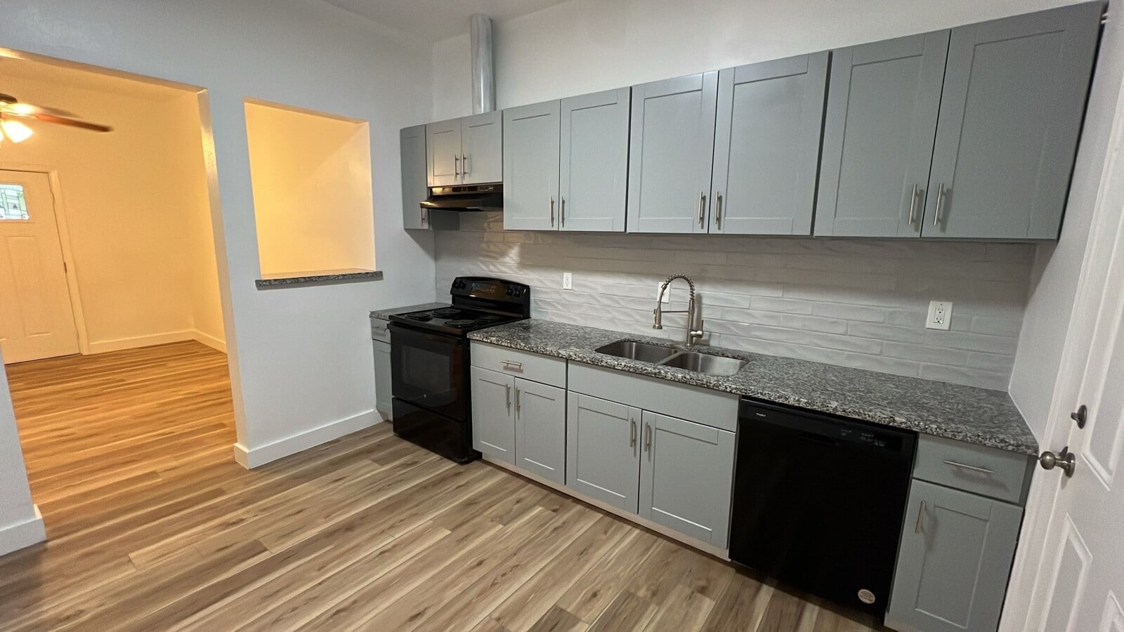 Photo - 436 E Peach St