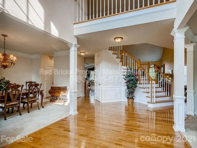 Photo - 7939 Heatherstone Dr