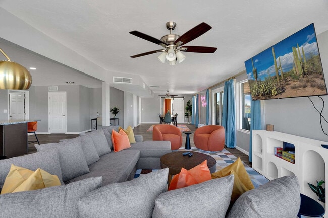 Photo - 6240 E River Rd Unidad ID1357350P