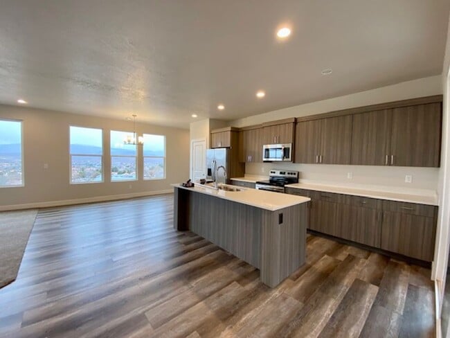 Building Photo - 438 N Stone Mountain Dr Unit A Rental