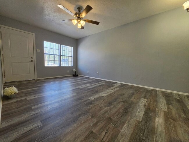 3017 Corpus Christi St Unit B