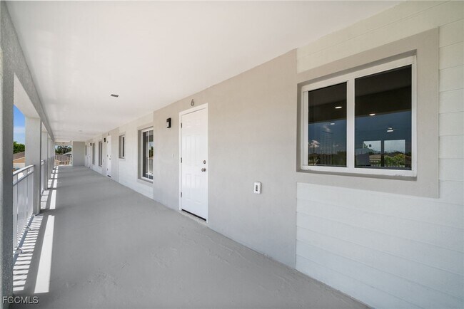 Photo - 721 SW 30th Terrace Unit 3