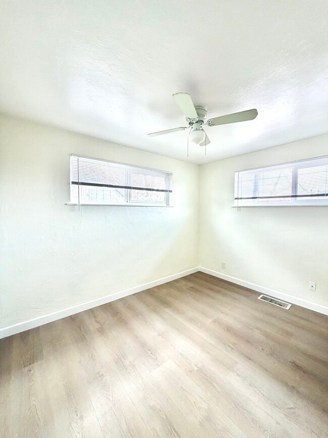 Photo - 1149 Akron St Unit 1149