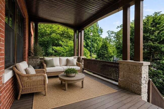 Photo - 18 Eaton Ct