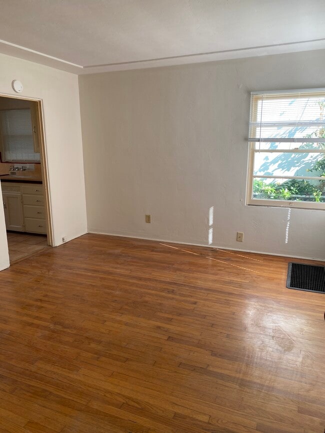 Photo - 2566 1/2 B Street