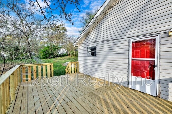 Photo - 616 Rutledge Dr