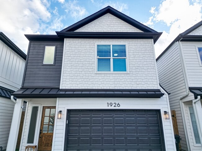 Photo - 1926 Hoskins Dr
