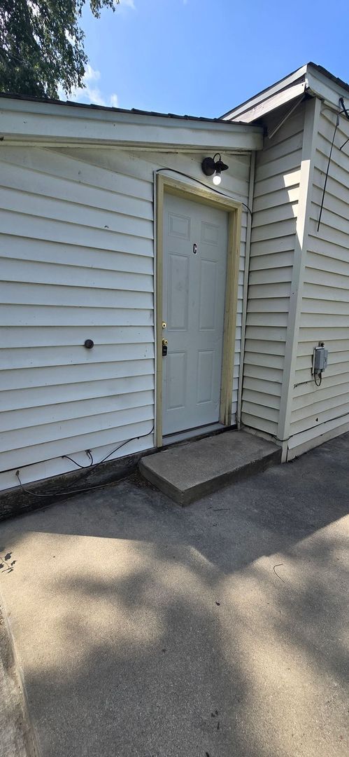 Photo - Efficiency Apartment - All Utilities Inclu... Unit Apt. #C