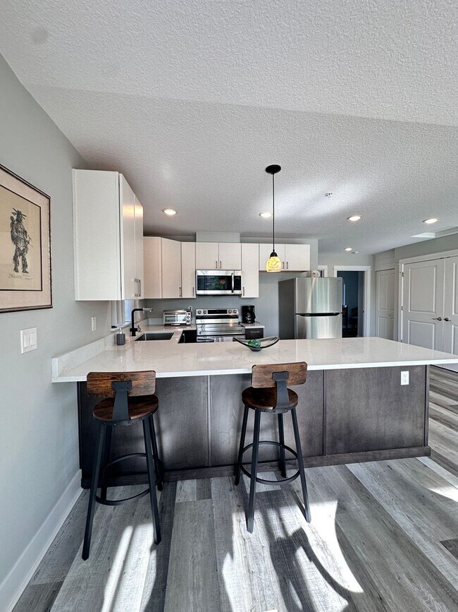 Photo - Fully Furnished 2 Bedroom 1 Bath Condo | T...