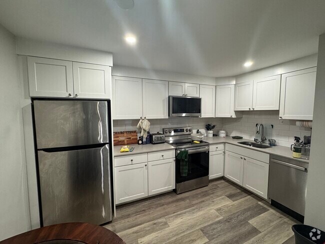 Building Photo - 1395 Furnace Brook Pkwy Unit 7 Rental