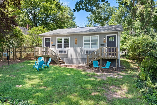 Exterior, Street Side - 1009 N Buchanan Blvd Unit L