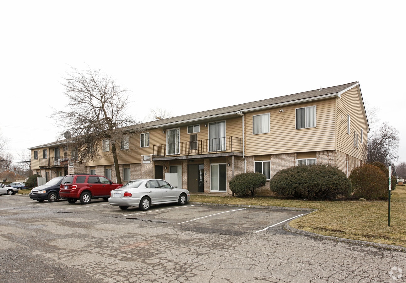 Amber's Maple Apartments - Amber's Maple Apartments