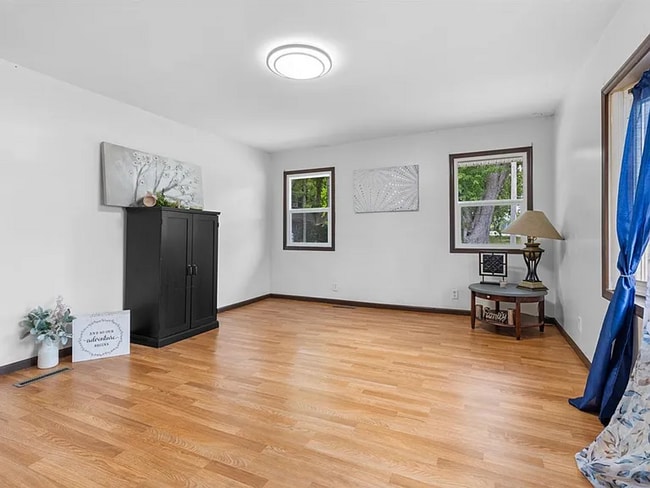 Photo - 3 Bedroom plus bonus room house