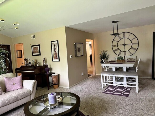 Photo - 208 Denrose Dr