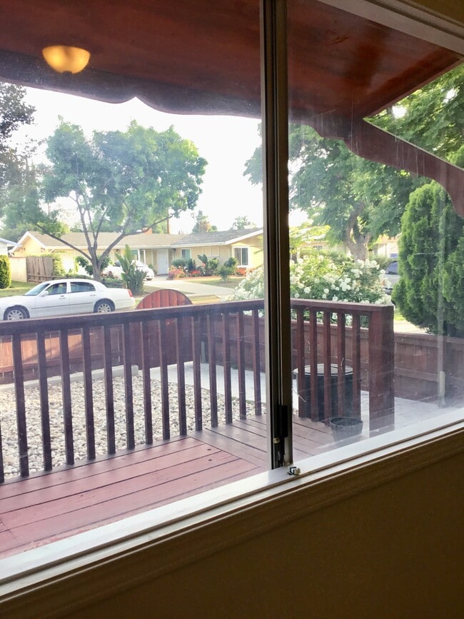 Photo - 22837 Vose St