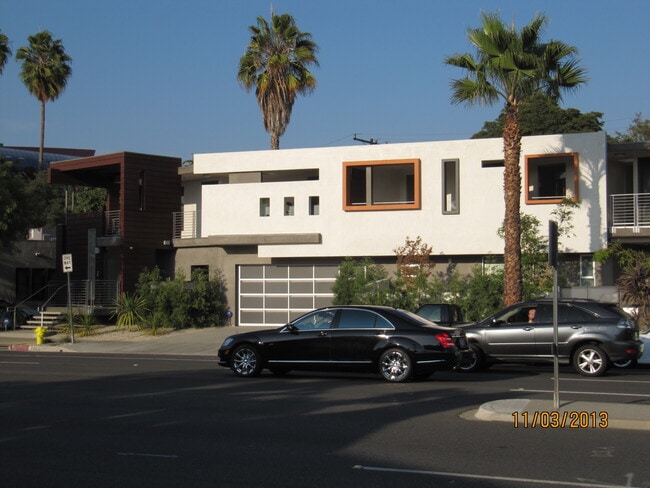 Front of Building - 502 N San Vicente Blvd Unit 3