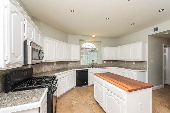 Photo - 5BR/2.5BA | Newly Renovated Single Family Home | Great Front and backyard | Private Pool!