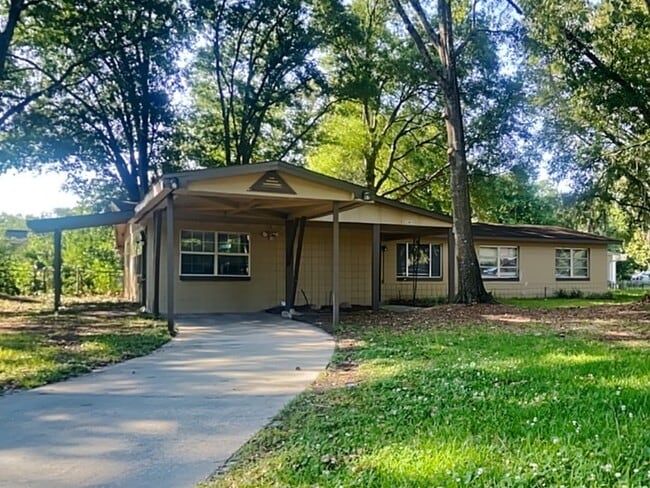 Building Photo - 2005 Figaro Ln
