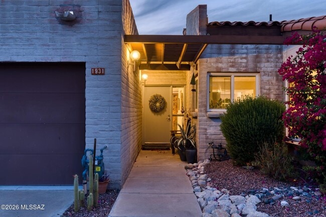 Photo - 1931 E Campbell Terrace