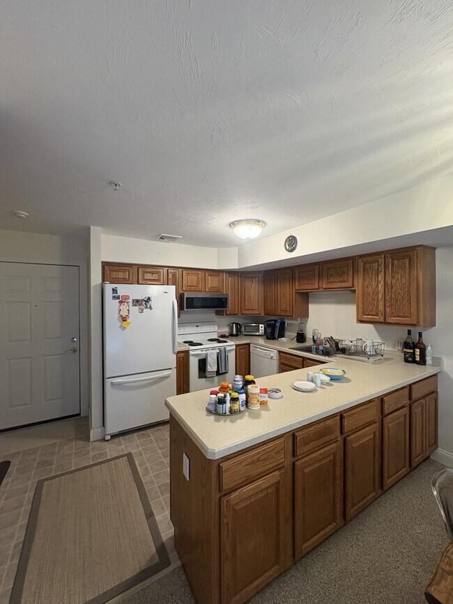 26 Greenleaves Dr