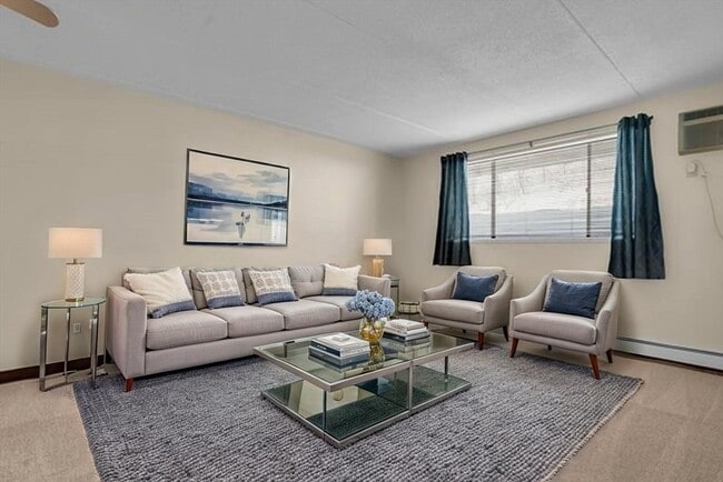 Building Photo - 80 N Warren St Unit 30