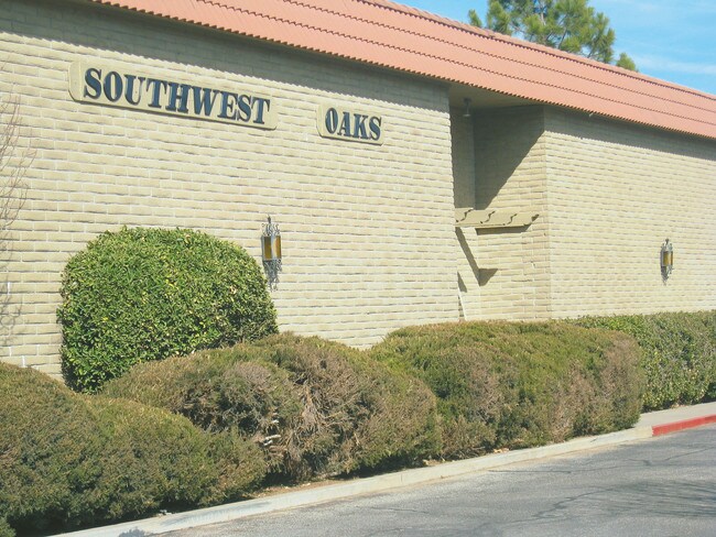Photo - Southwest Oaks/ Parkway Oaks Apartments