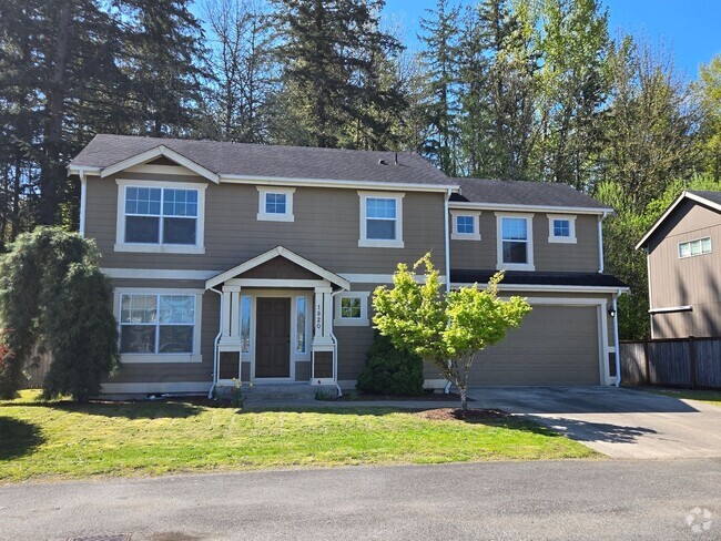 Building Photo - STATUS: AVAILABLE |R16| $2450 Rental