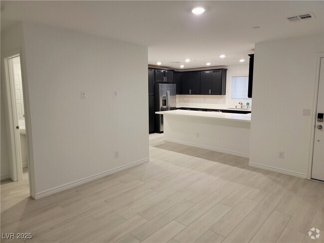 Building Photo - 6139 Rathbone St Rental