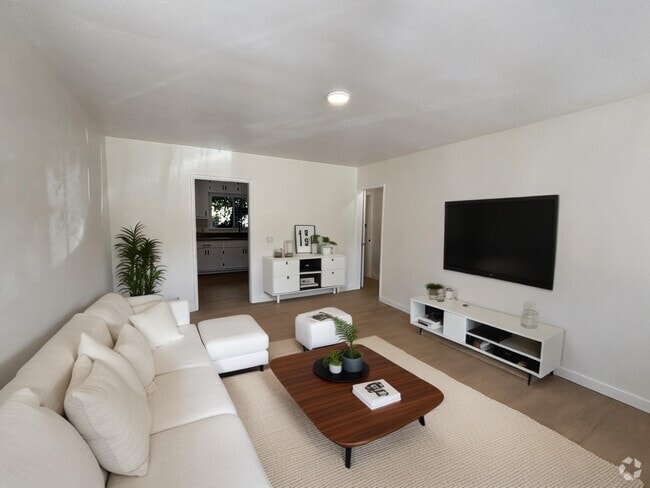 Building Photo - 6817-6819 N Figueroa St Rental