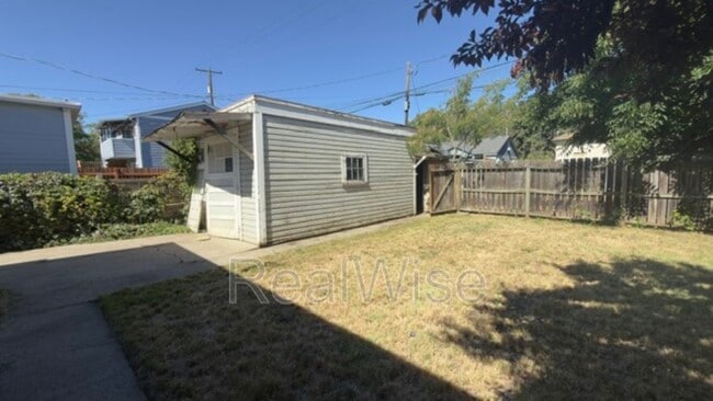 Photo - 1416 SE Pine St