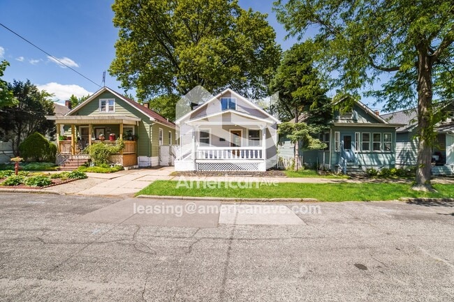 2003 N California Ave