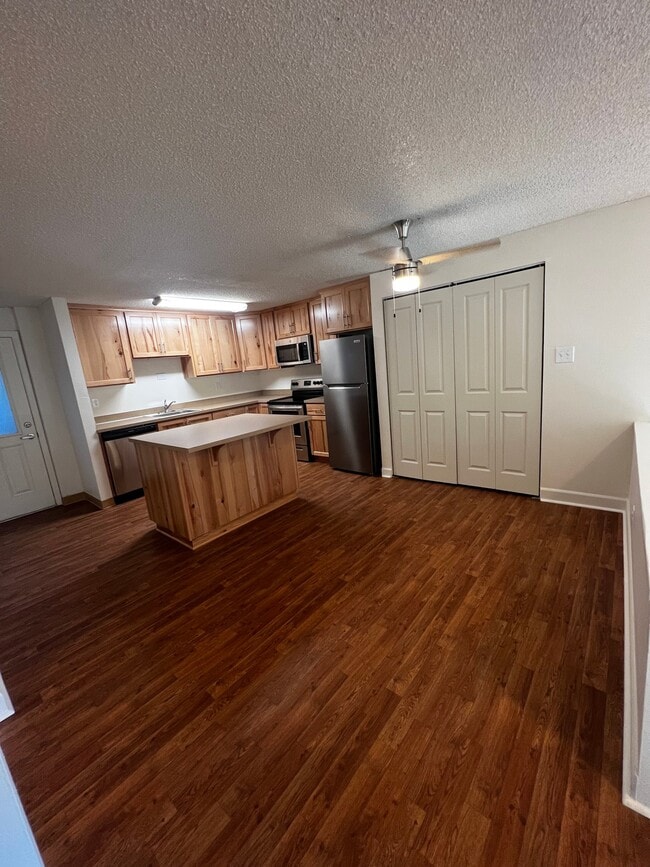 Photo - 8585 SW Canyon Ln Unit 11