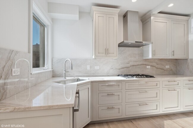 Photo - 2033 Highland Ave