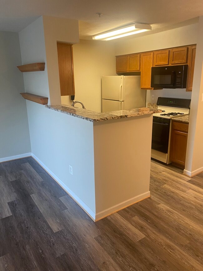 Photo - 8911 Town Center Cir Unidad 205