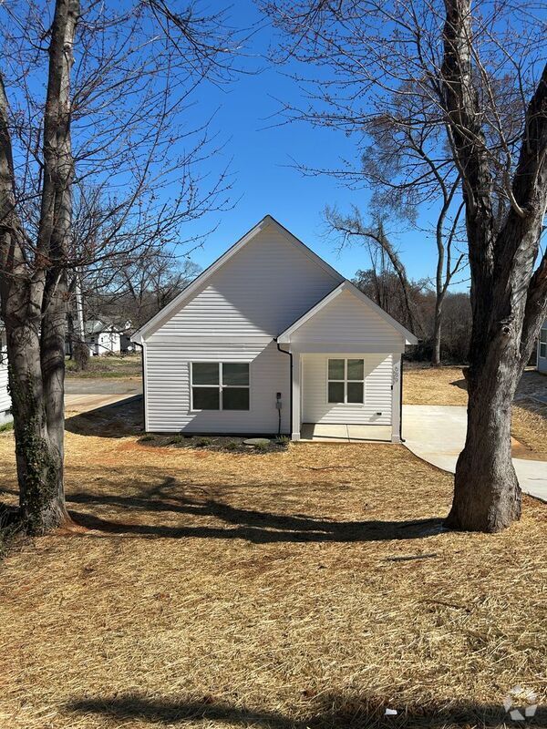 Building Photo - 689 S Elm St Rental