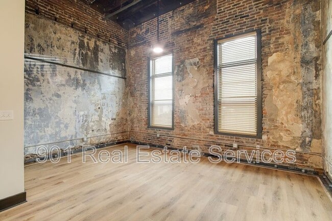 Photo - 124 Monroe Ave Unidad #203