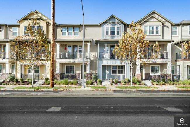 Photo - 3909 Portola Cmn Townhome